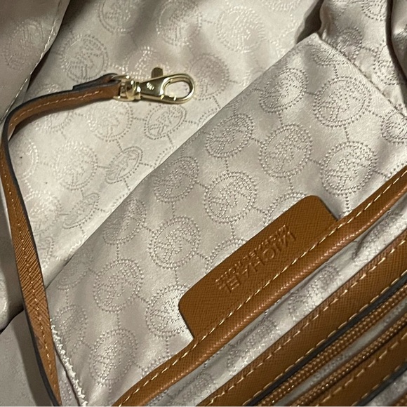 Michael Kors jet set large travel tote brown camel saffiano leather bag - Picture 7 of 9